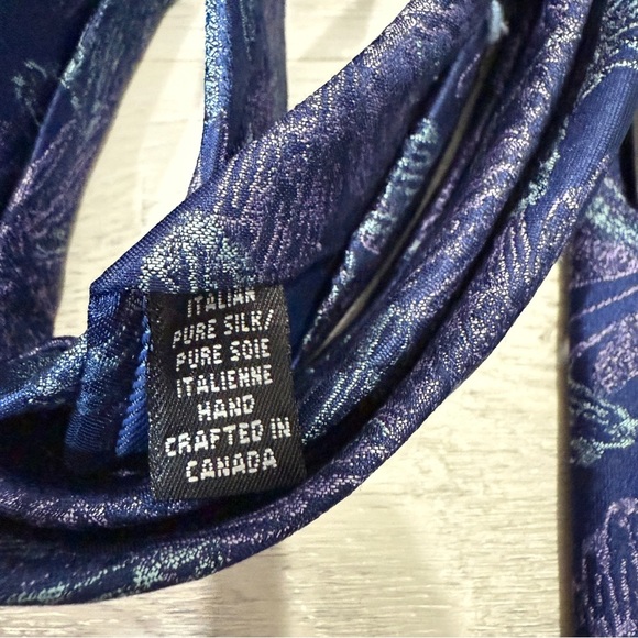 Dion Collection Navy Blue Floral Woven Tie Pure Italian Silk - Made in Canada - Picture 3 of 14